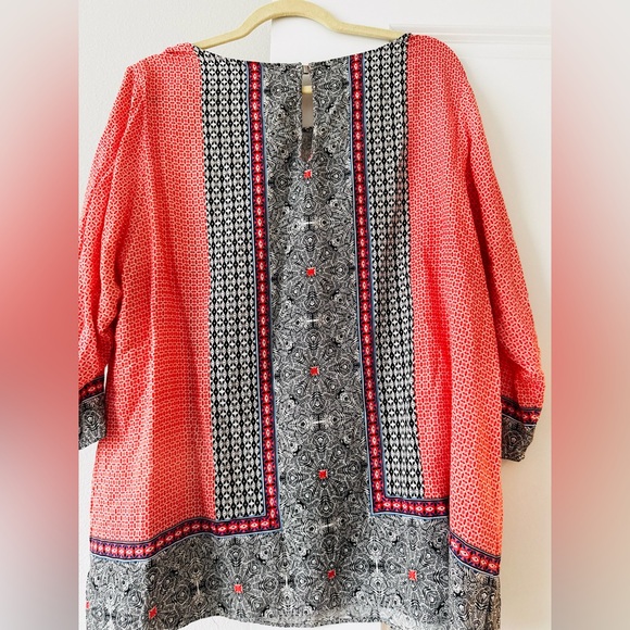 Rose & Olive Red and Black Tunic Top - Picture 10 of 11